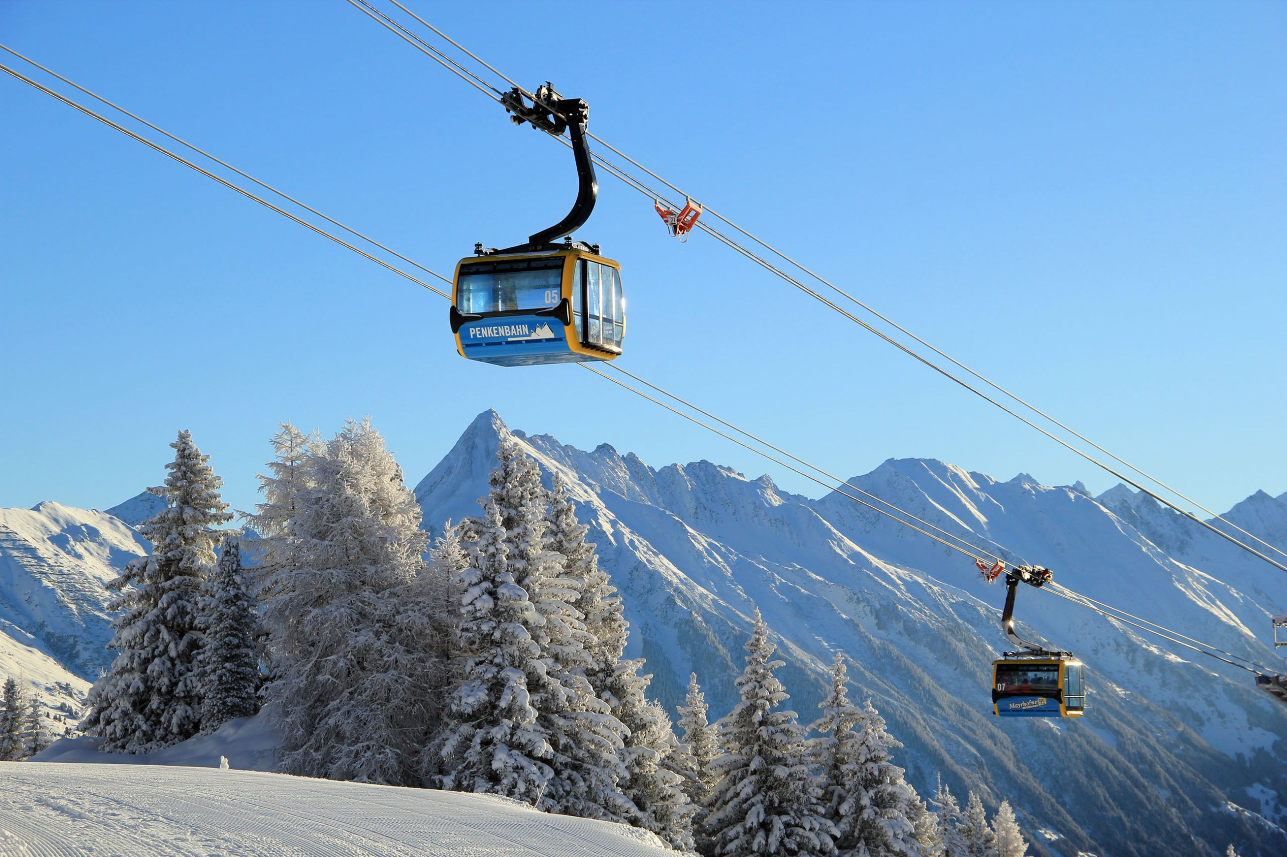 ski-area-mayrhofen-penken-gondola